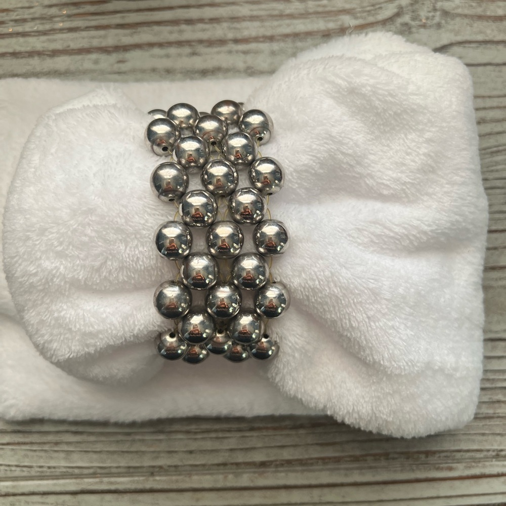 Stretchy Silver Beaded Bracelet